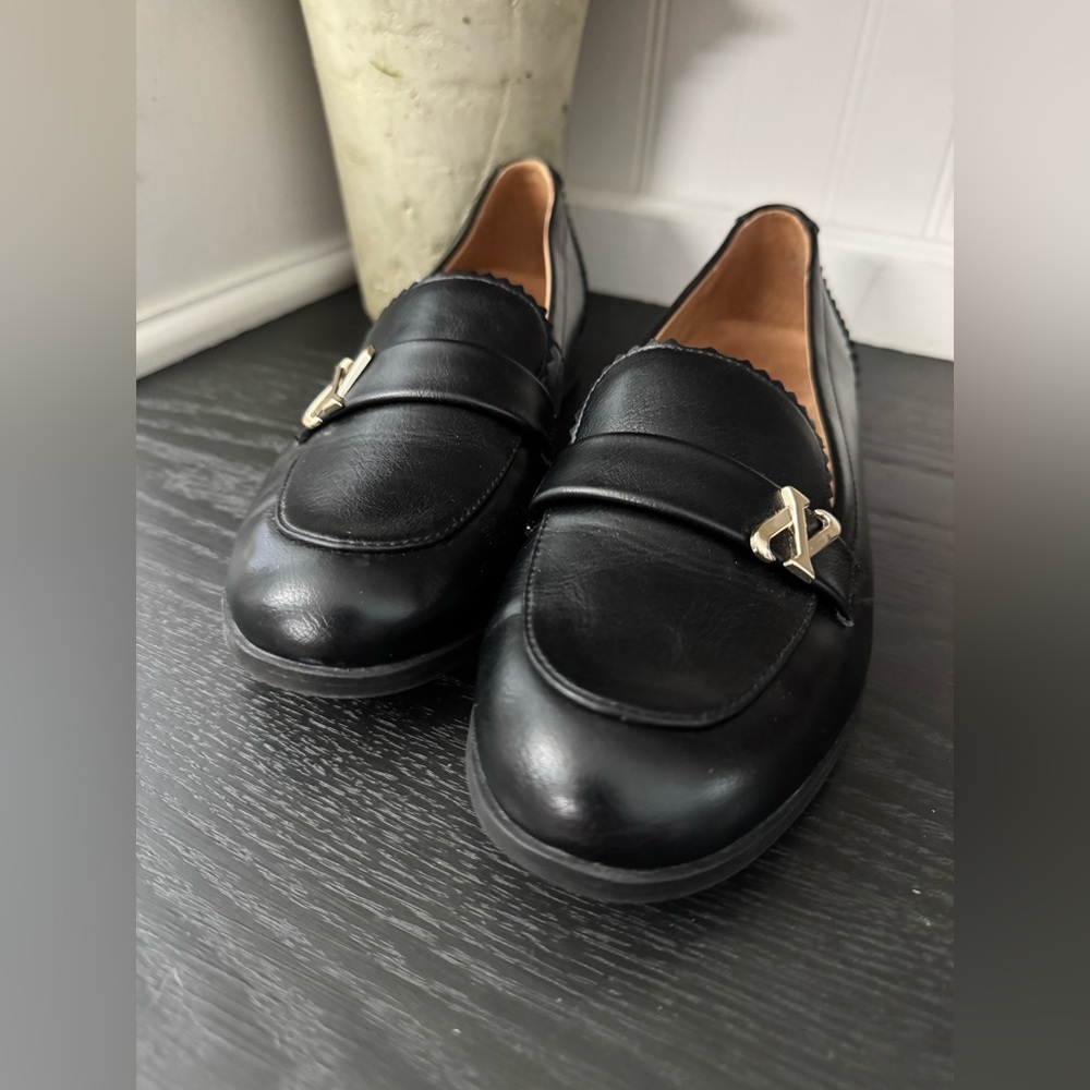 Women's Naturalizer Black Loafers - Picture 12 of 13